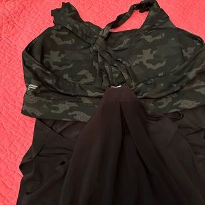 Women’s Fabletics flyaway tank with sports bra